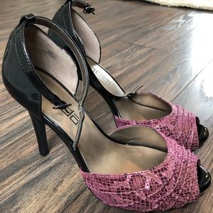 💜🖤Moda Spana Peep toe patent leather heels